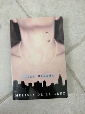 Blue Blood -by Melissa de la Cruz - paperback